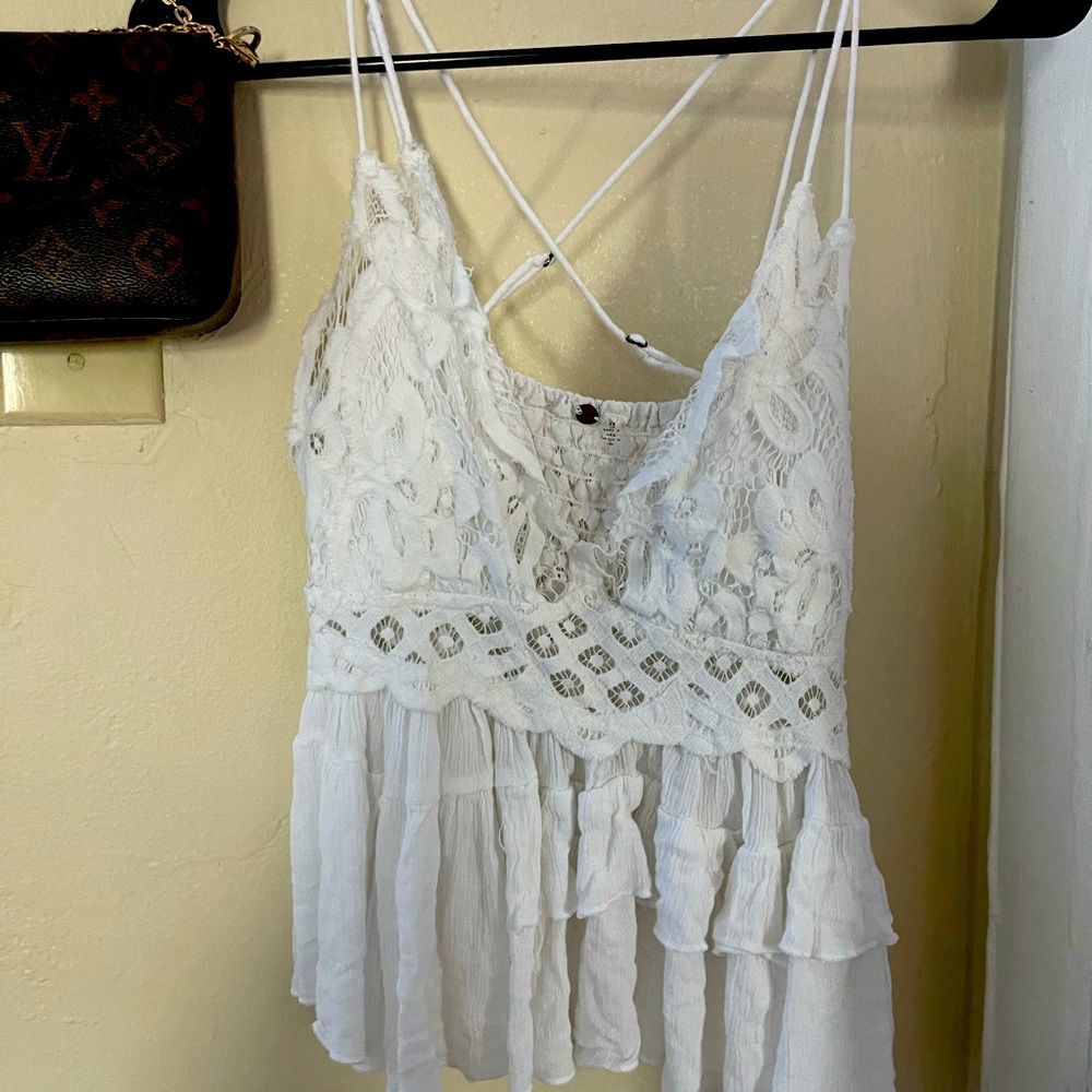 Free People white top, new and never used🤍